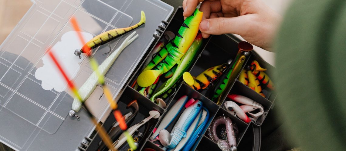 Trolling vs Casting When to Use Each Method and How to Match It With the Right Lure